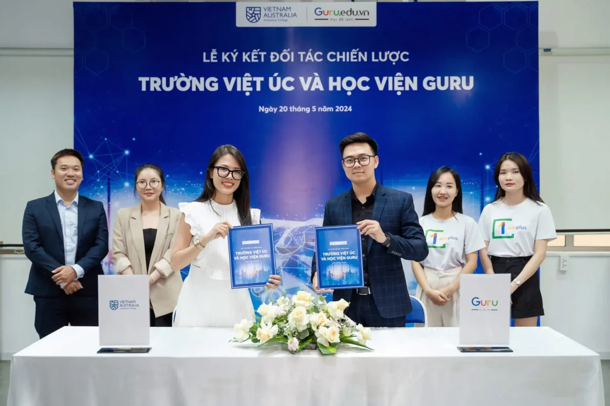 banner học viện Guru